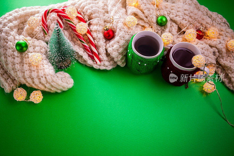 一杯茶，一条围巾，圣诞背景