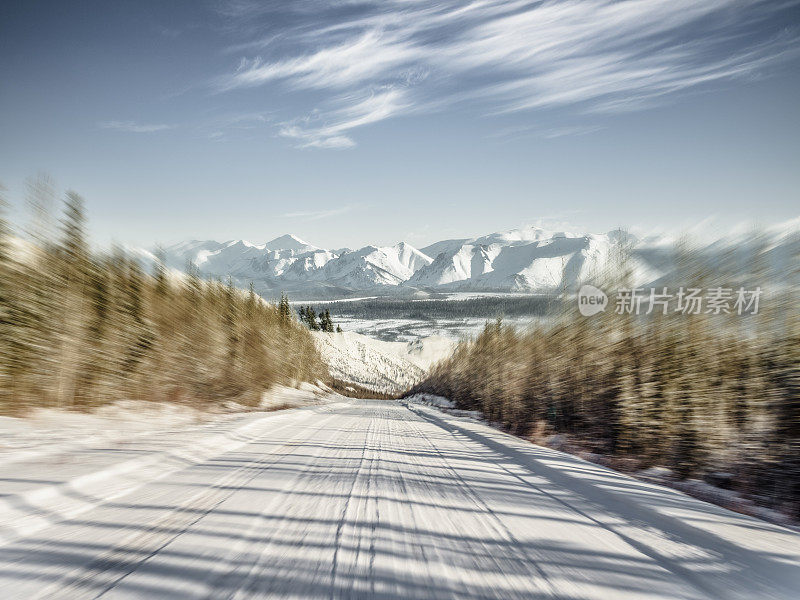 加拿大育空雪山公路模糊运动