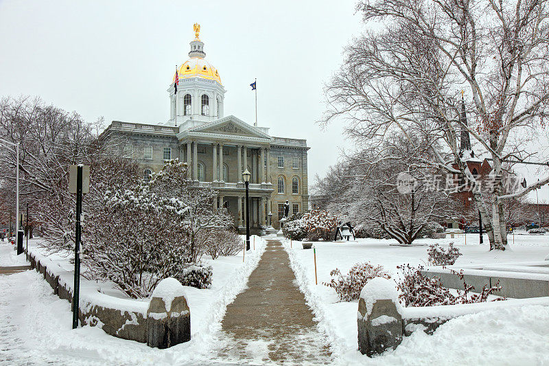 冬天的新罕布什尔州议会大厦