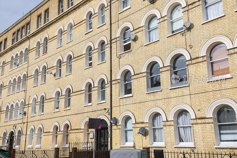 伦敦南部带有拱形窗户的乔治亚风格公寓
