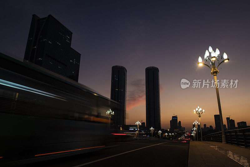 日照夜景