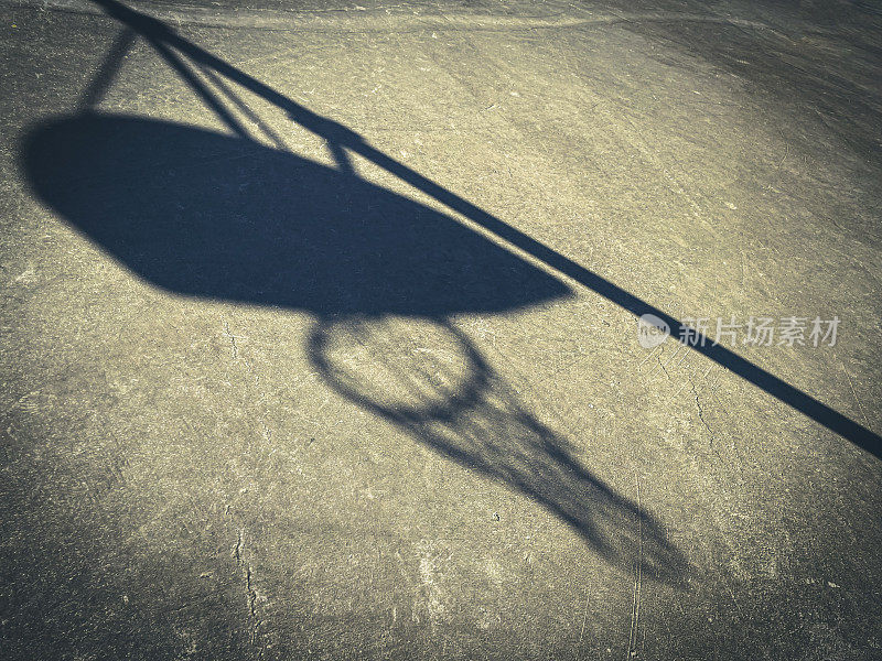 篮球框的影子