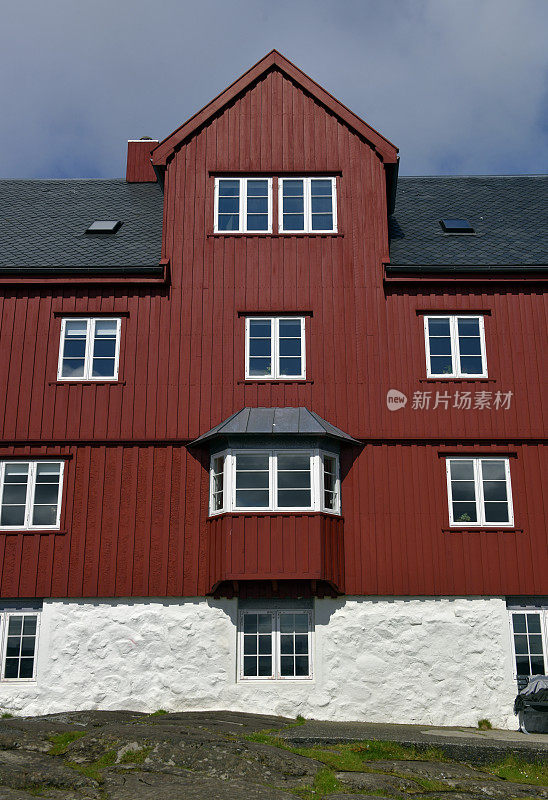 Skansapakkhusid(1749年)，法罗国民政府的主要建筑-旧议会，廷加尼斯半岛，Tórshavn，法罗群岛