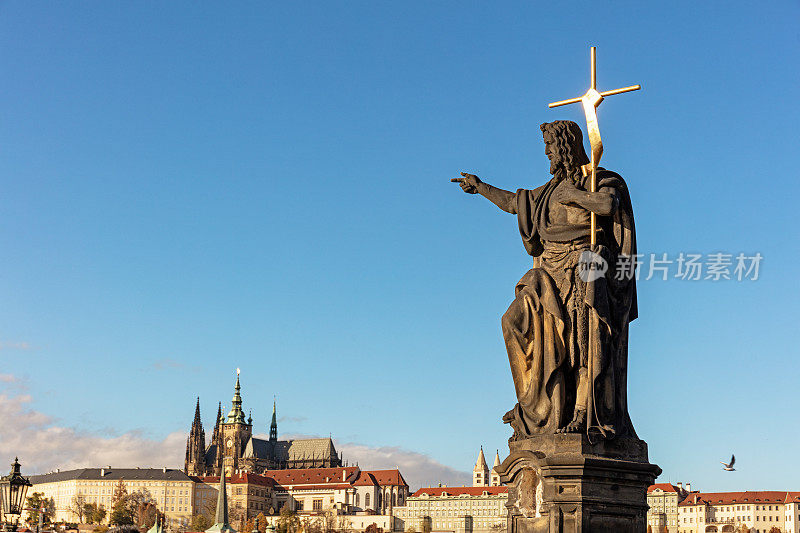 捷克共和国布拉格的施洗约翰雕像