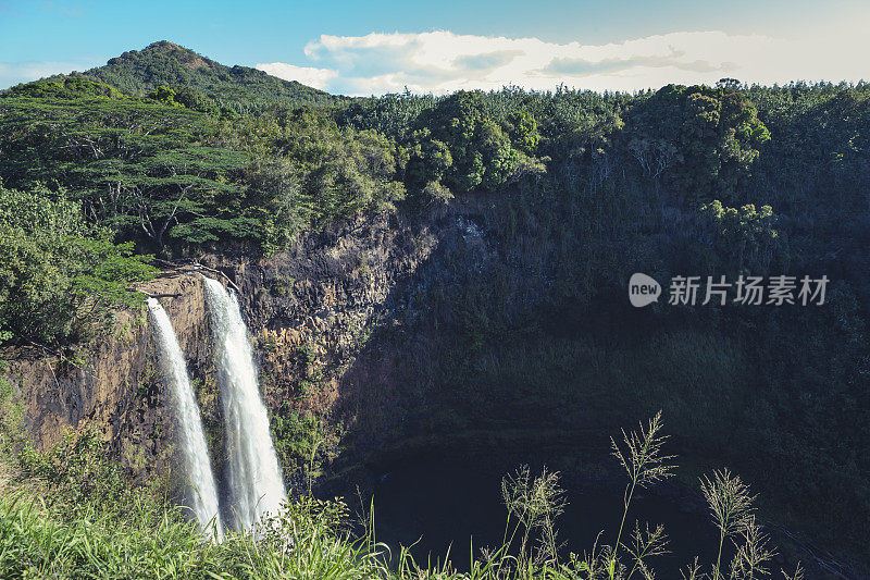 夏威夷考艾岛的怀卢阿瀑布