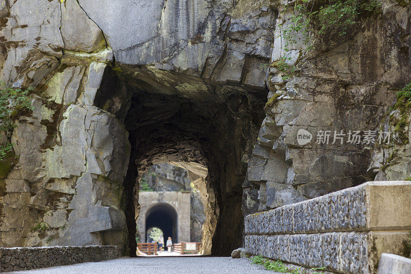 奥赛罗隧道2号和3号隧道，位于加拿大不列颠哥伦比亚省的科基哈拉峡谷省级公园