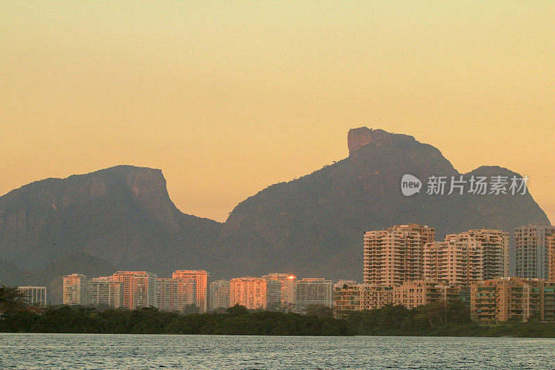 佩德拉达戈韦亚从马拉彭迪泻湖，里约热内卢