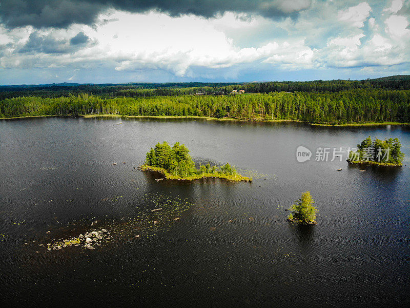 芬兰湖泊自然景观森林荒野