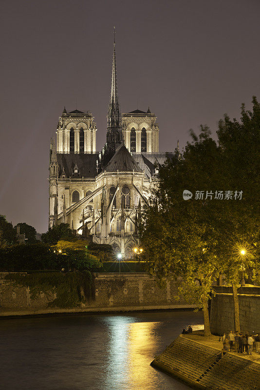 巴黎圣母院夜景