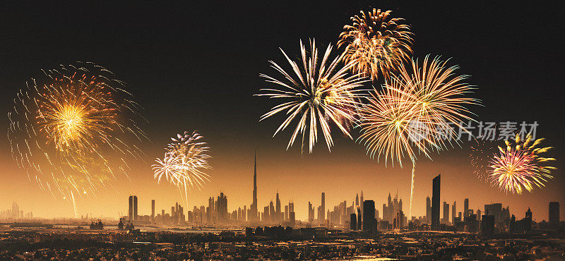 迪拜市中心的城市灯光与烟花