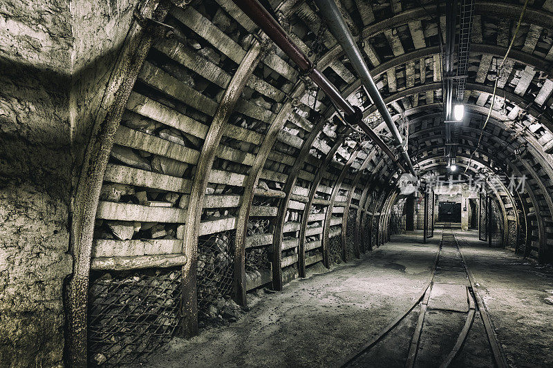 煤矿井下廊道采用钢支撑体系