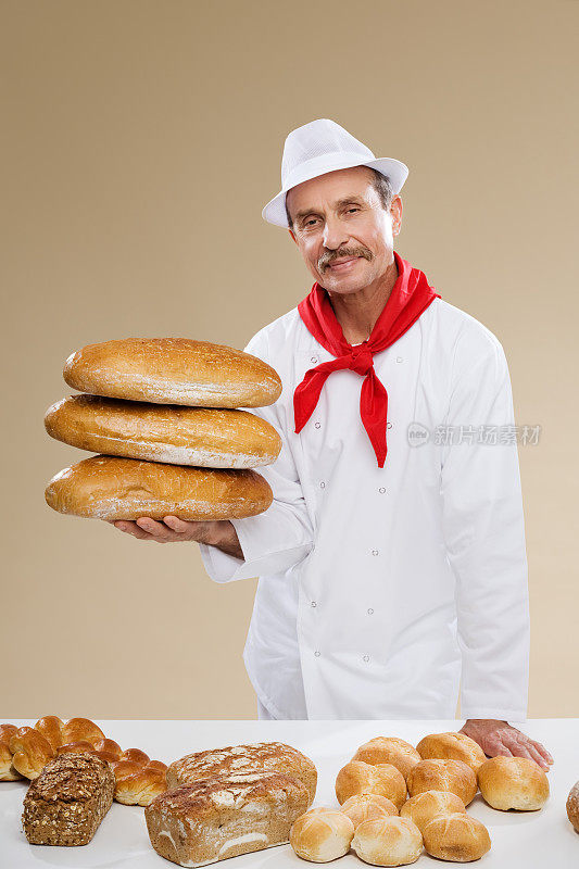新鲜面包的面包师