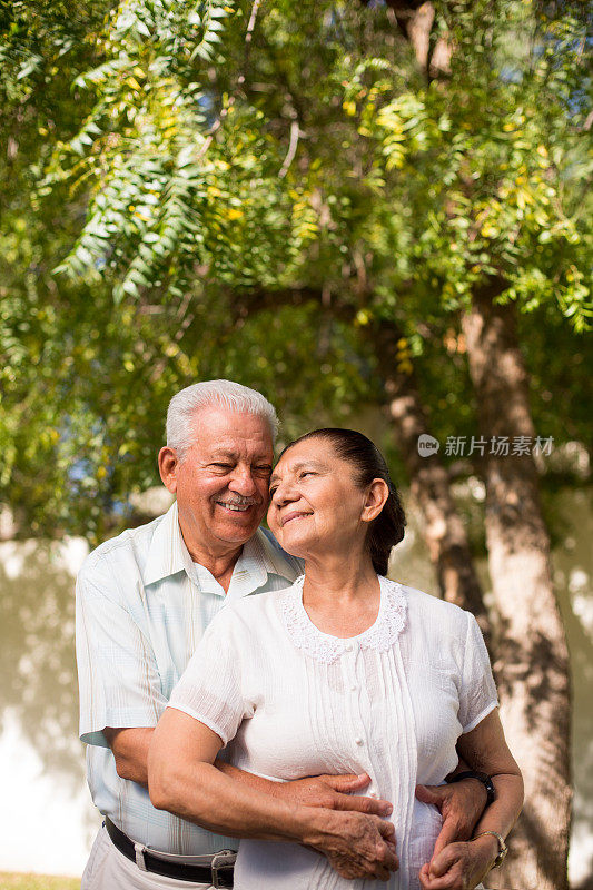 相爱的老夫妻