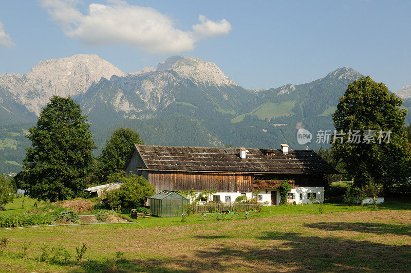 高山的农舍