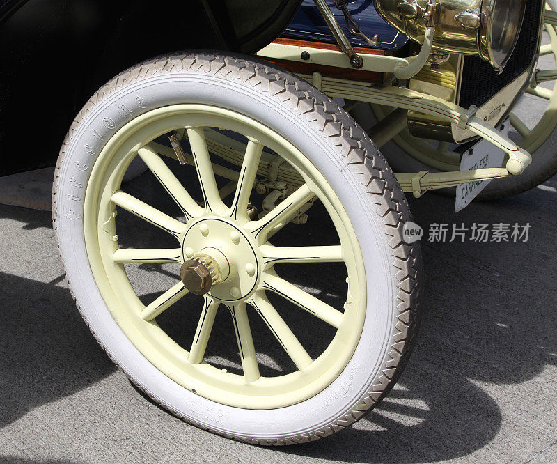 轮胎上的世纪老汽车