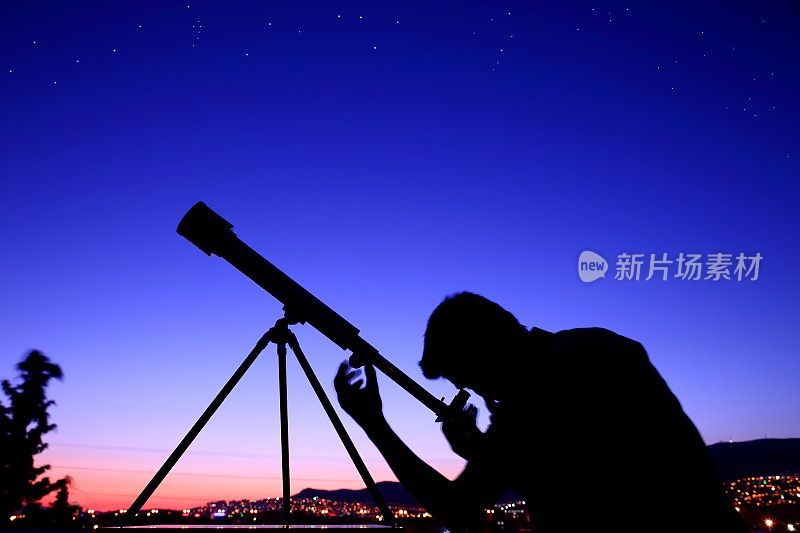 用望远镜看星星