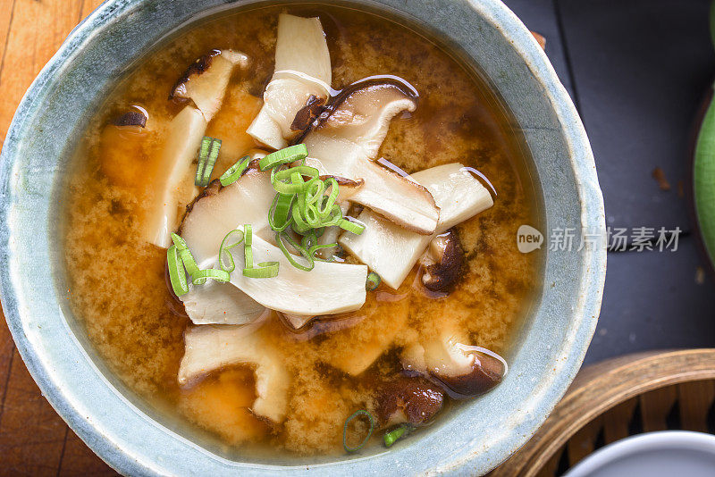 蘑菇味噌汤