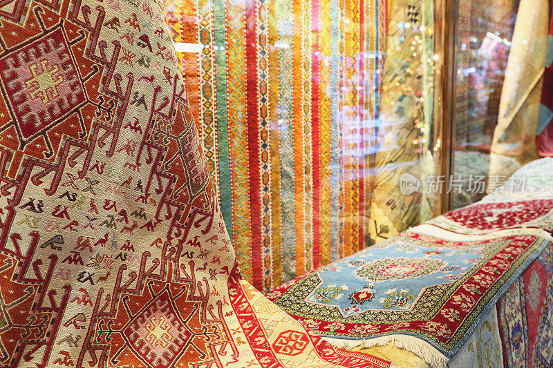 传统地毯出售，大巴扎，土耳其，伊斯坦布尔，西亚