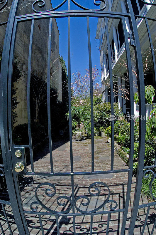 铁门景观到庭院