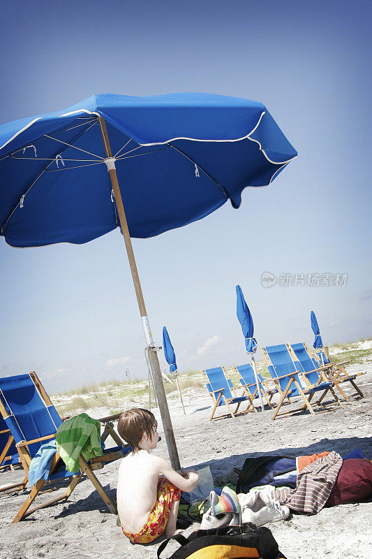 船岛上的沙滩伞
