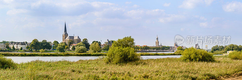 坎彭的全景在河IJssel，荷兰