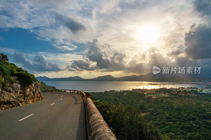 西班牙马略卡岛波伦卡港福门托的日落