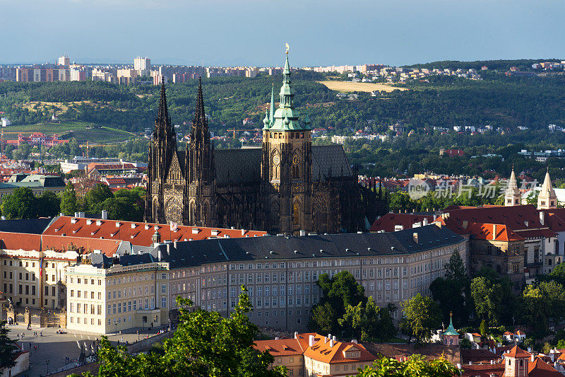 布拉格全景，圣维塔斯大教堂和布拉格城堡