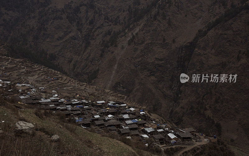 位于尼泊尔喜马拉雅山山麓小村的地震发生地