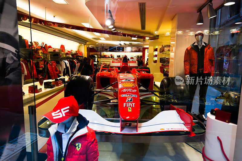 法拉利F1赛车在威尼斯商店，意大利