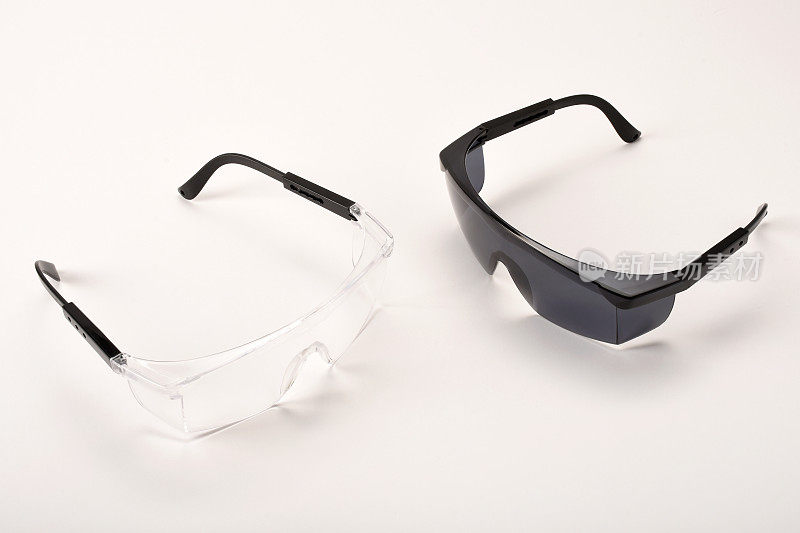 透明和黑色保护眼镜，安全眼镜