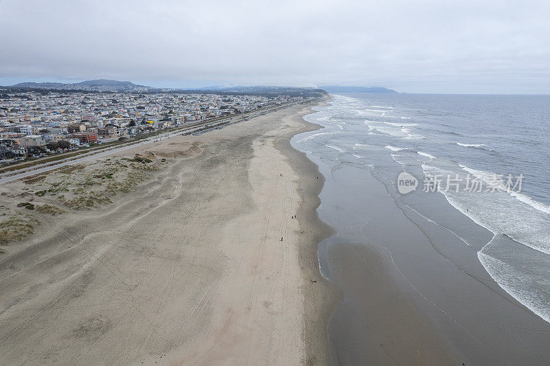 海洋海滩鸟瞰图