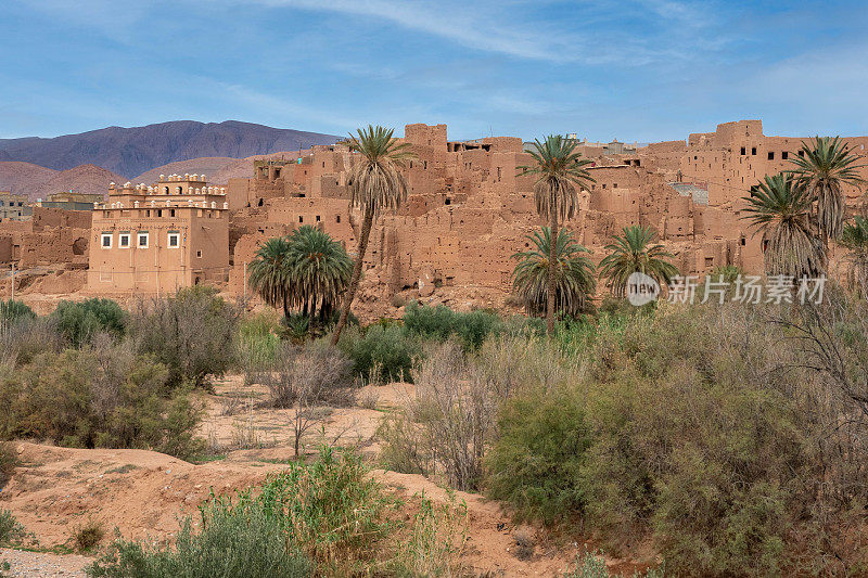 摩洛哥柏柏尔人的村庄，靠近切比沙漠