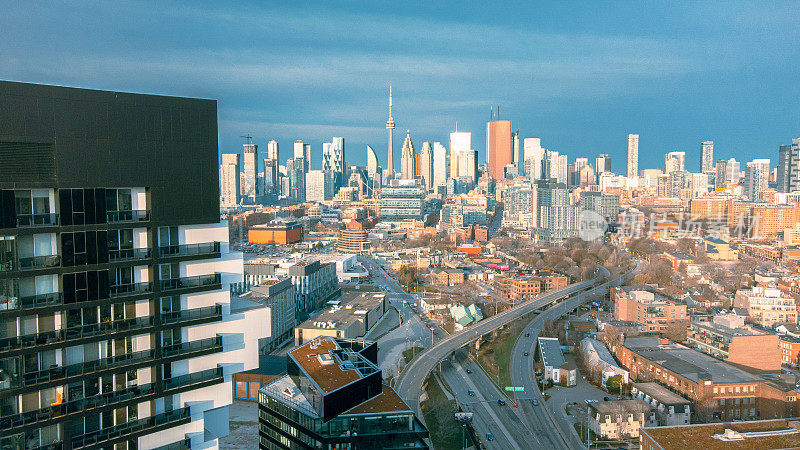 鸟瞰加拿大安大略省多伦多市中心的现代天际线