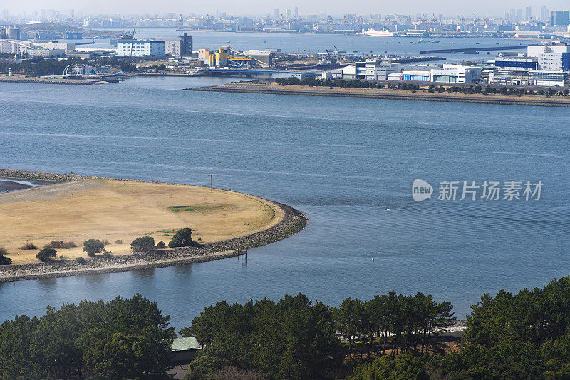 东京湾地区和城市天际线的高角度视图