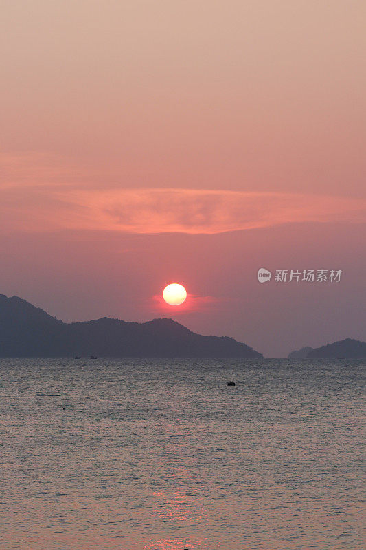 印度尼西亚亚齐省美丽的日落