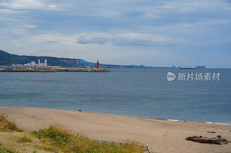 海上红灯塔