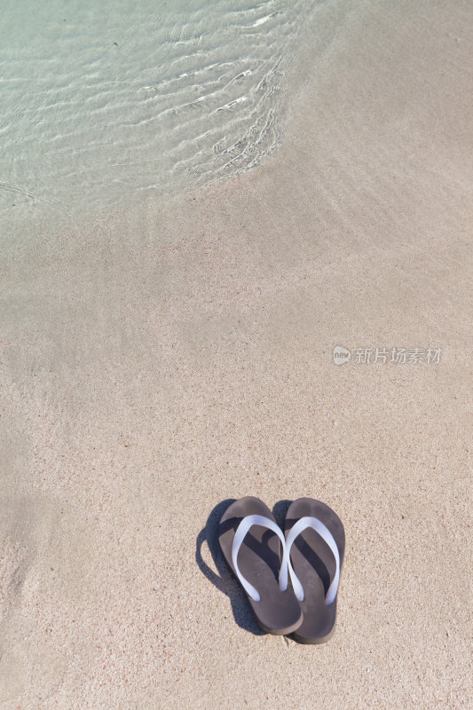 福门特拉岛的粉色沙滩和拖鞋