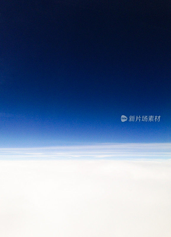 天空中云层的鸟瞰图