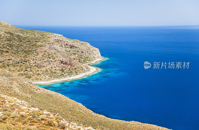 克里特岛海岸线和蓝色的爱琴海