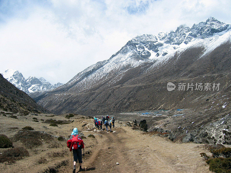 喜马拉雅山脉徒步旅行