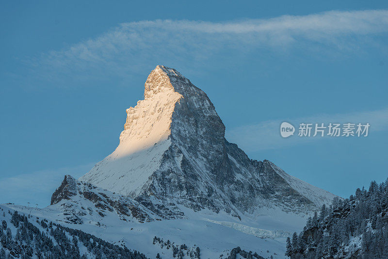 马特洪峰在黎明