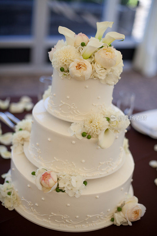 鲜花结婚蛋糕