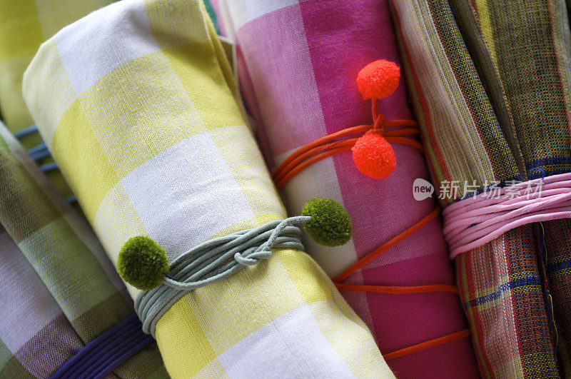 花式纺织品与明亮的领带