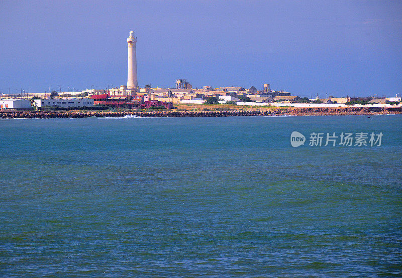 摩洛哥，卡萨布兰卡:地中海的埃尔-汉克灯塔