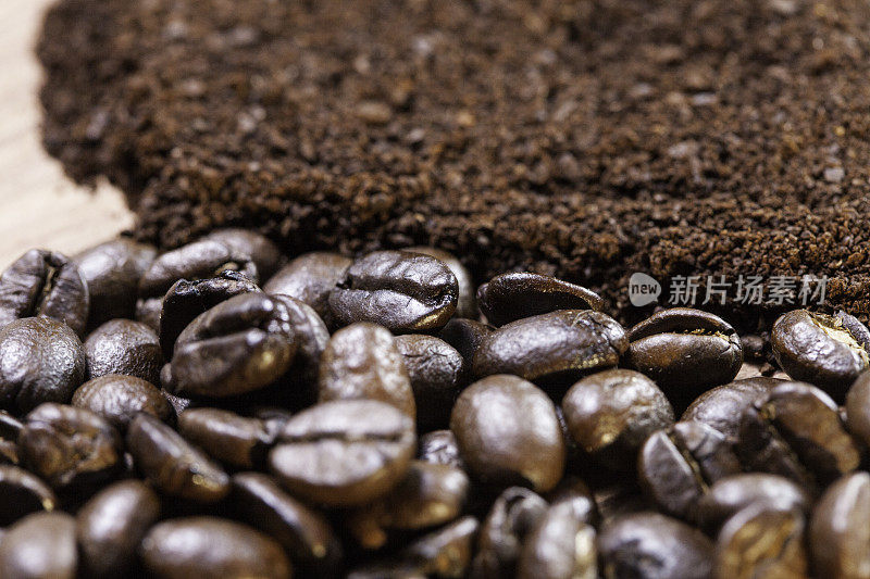 将咖啡豆创造性地塑成心形