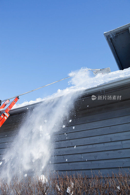 屋顶耙除雪