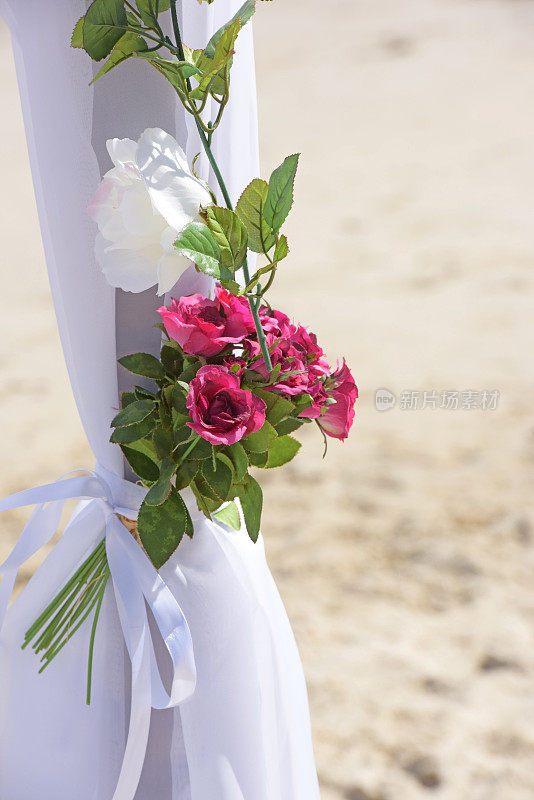 婚礼花冠上的花朵特写