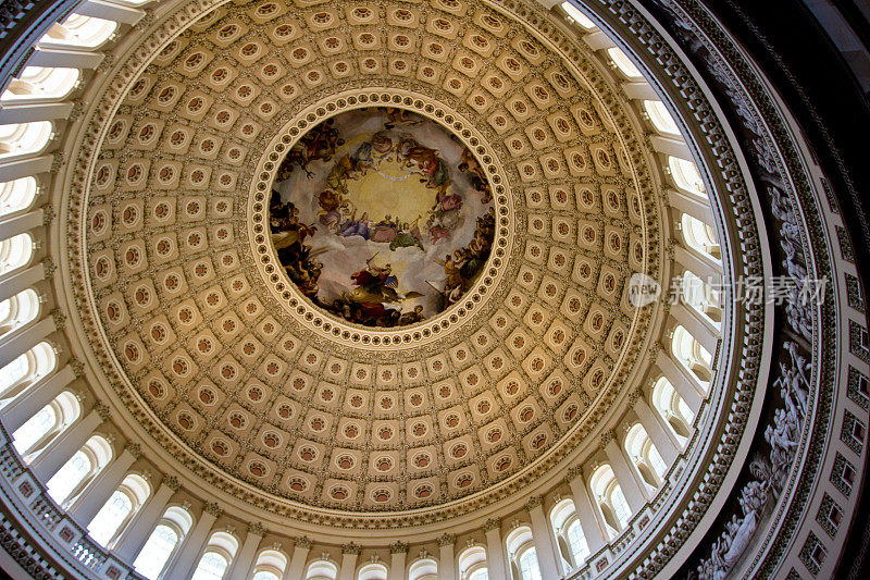 华盛顿特区的国会大厦穹顶的圆形天花板