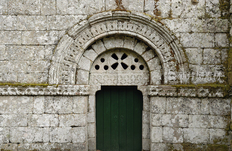朱尼亚斯修道院之门
