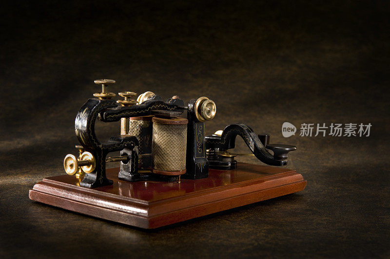 古董电报机器
